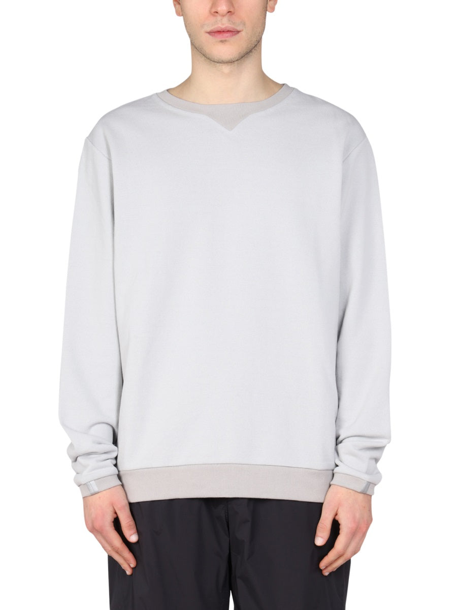Minimalist Crewneck Sweatshirt With Contrasting Band