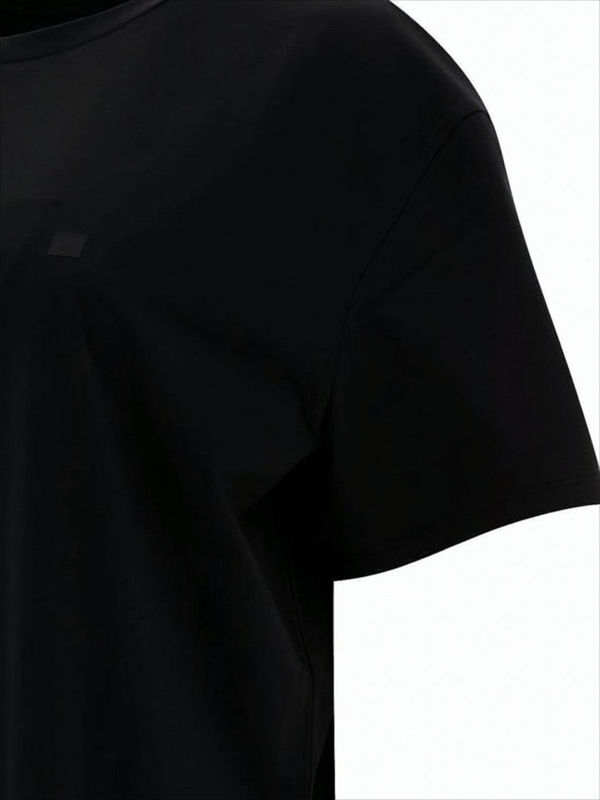 Minimalistic Black Short-Sleeved T-Shirt with Classic Fit