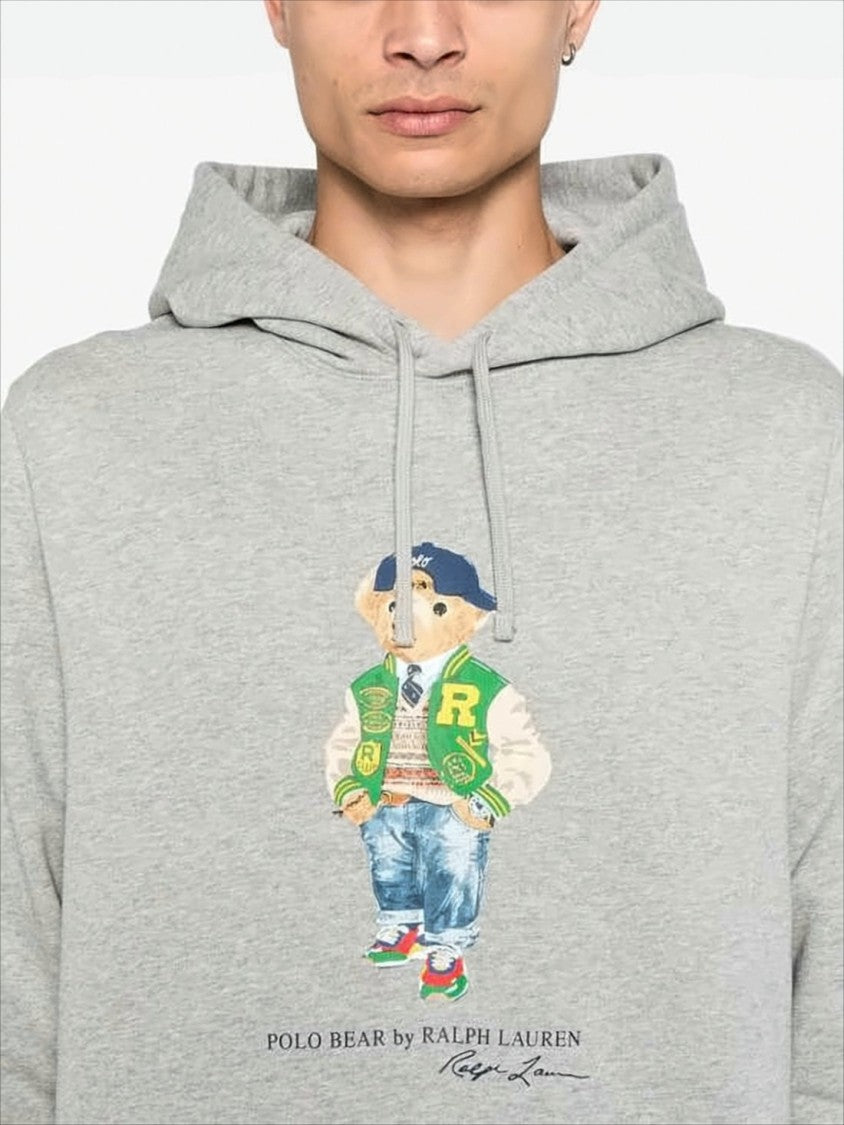 Casual Hoodie with Playful Bear Graphic and Drawstring Hood
