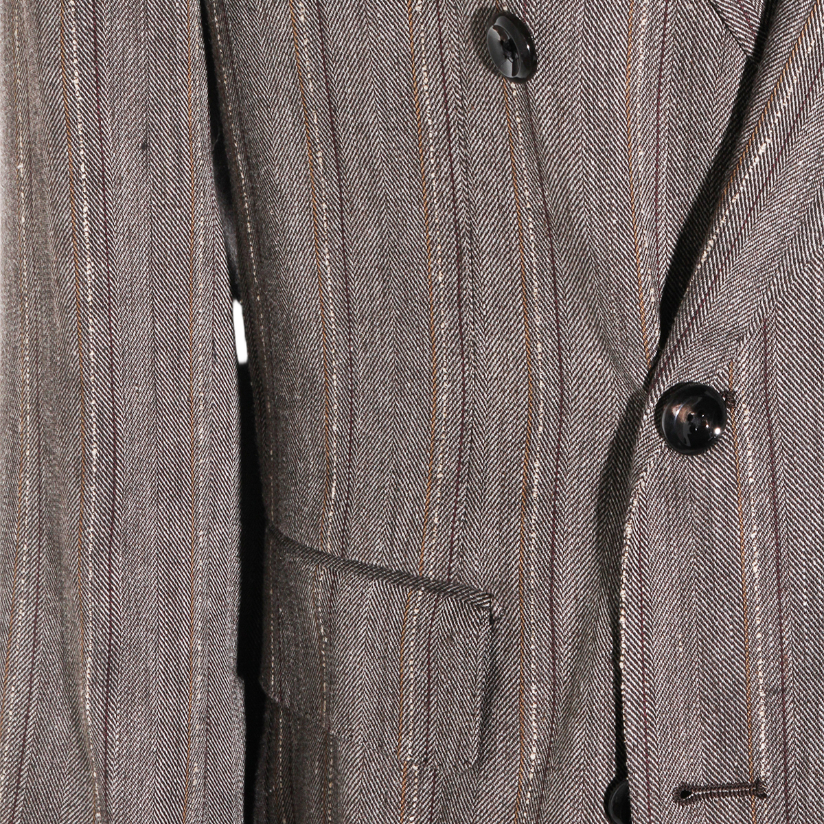 Tailored Men's Suits with Structured Fit