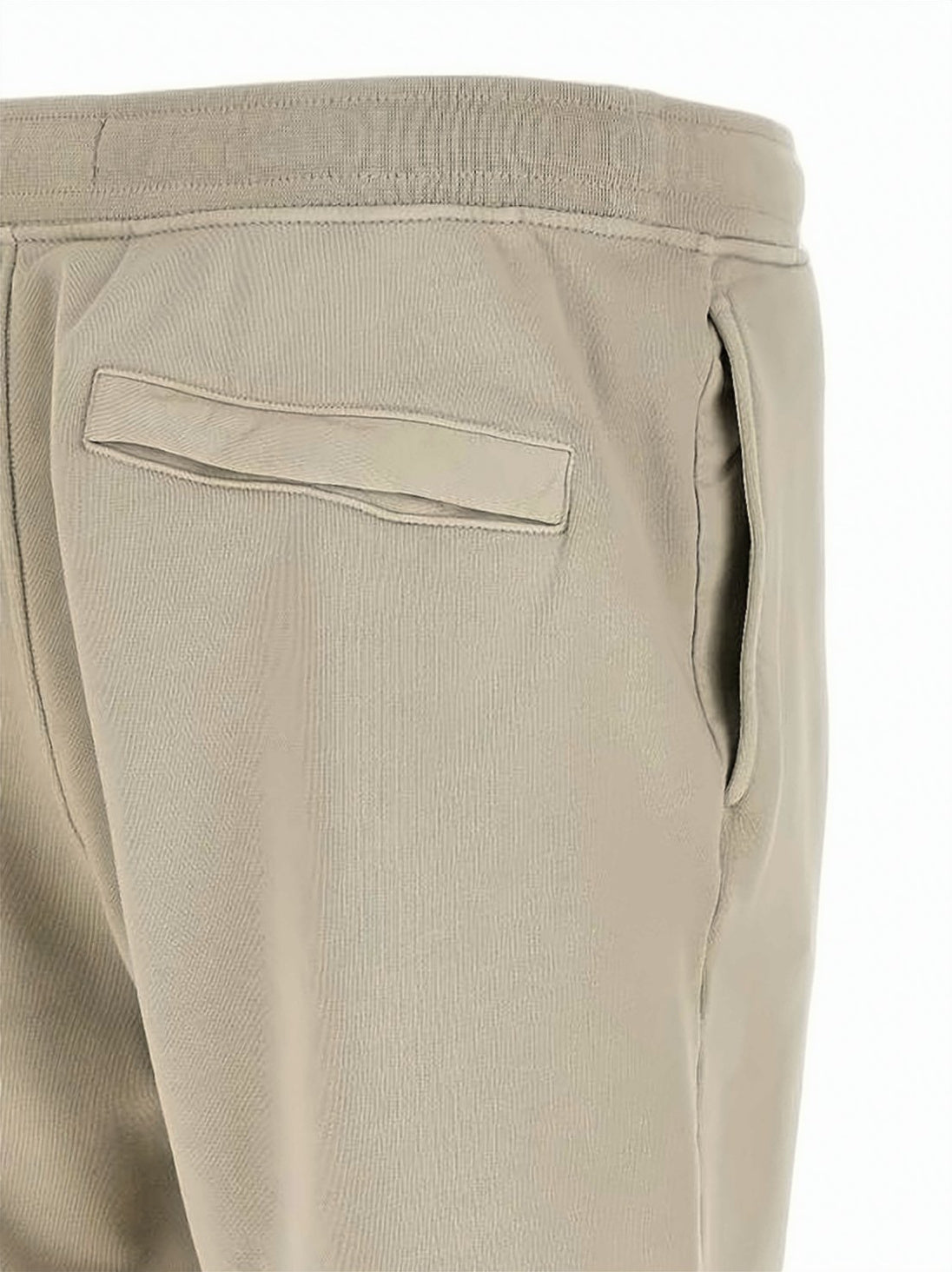 Comfort-Fit Shorts with Cargo Pocket