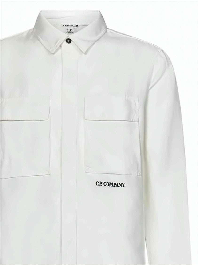 Minimalist Long-Sleeve Shirt With Classic Collar And Buttoned Cuffs