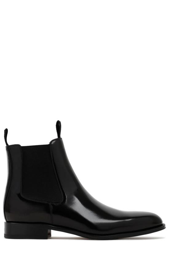Polished Black Ankle Boots With Minimalist Design