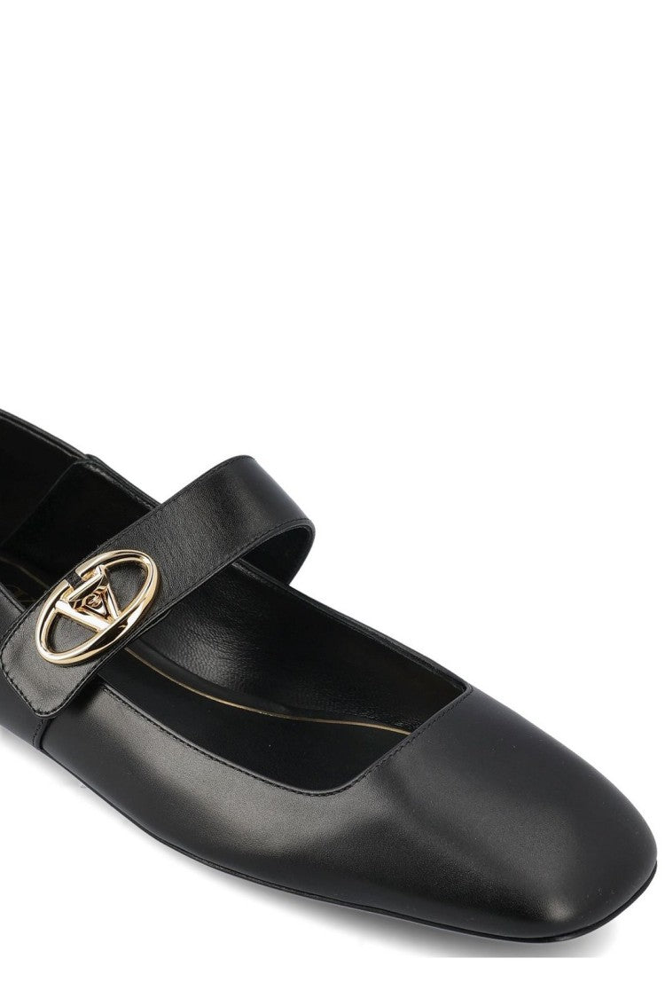 Pointed-Toe Black Calf Leather Flats with Circular Buckle Detail