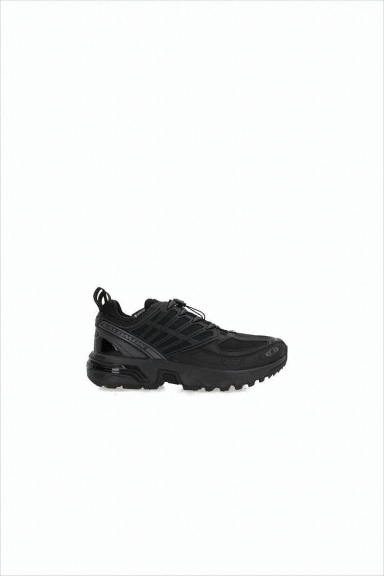 All-Black Sporty Sneakers with Breathable Mesh Panels