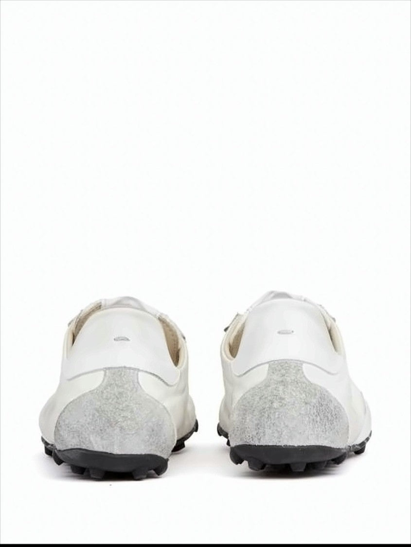 Low-Profile White Sneakers With Textured Sole And Suede Accents