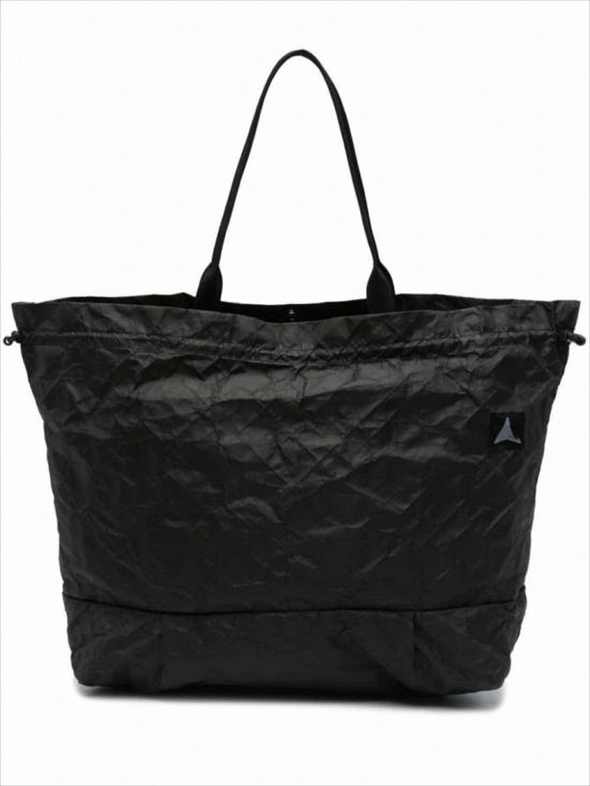 Crinkled-Texture Shoulder Bag with Minimalist Design