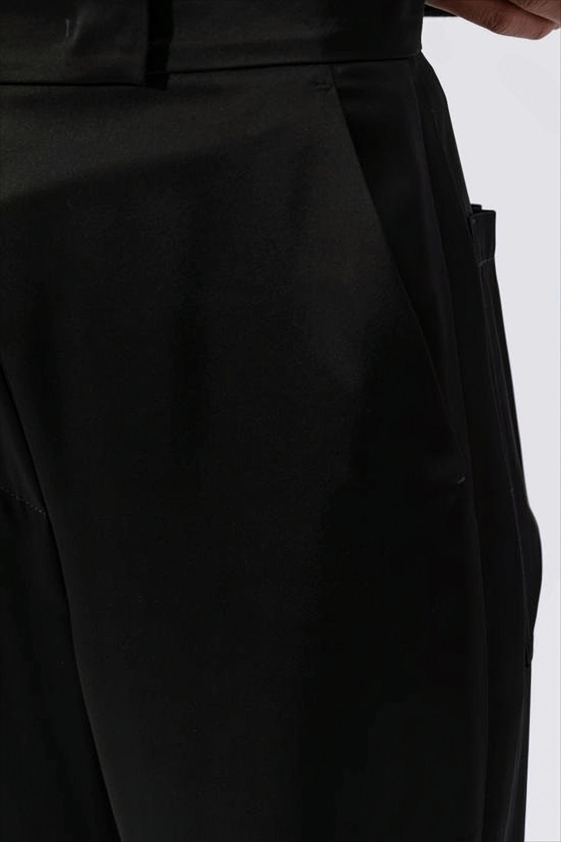 Tailored Black Suit Pants with Subtle Sheen