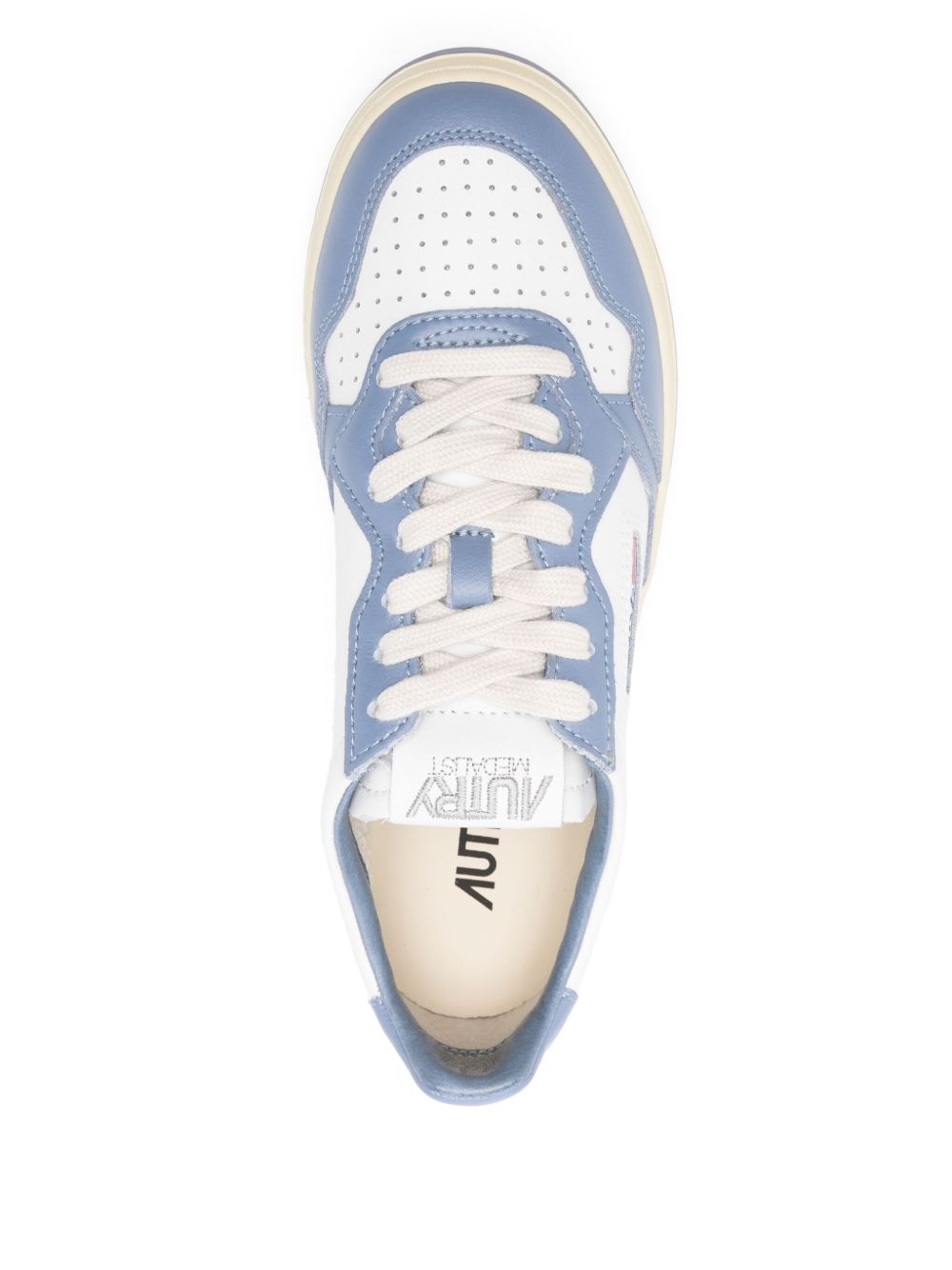 Niskie sneakersy z niebieskimi akcentami
