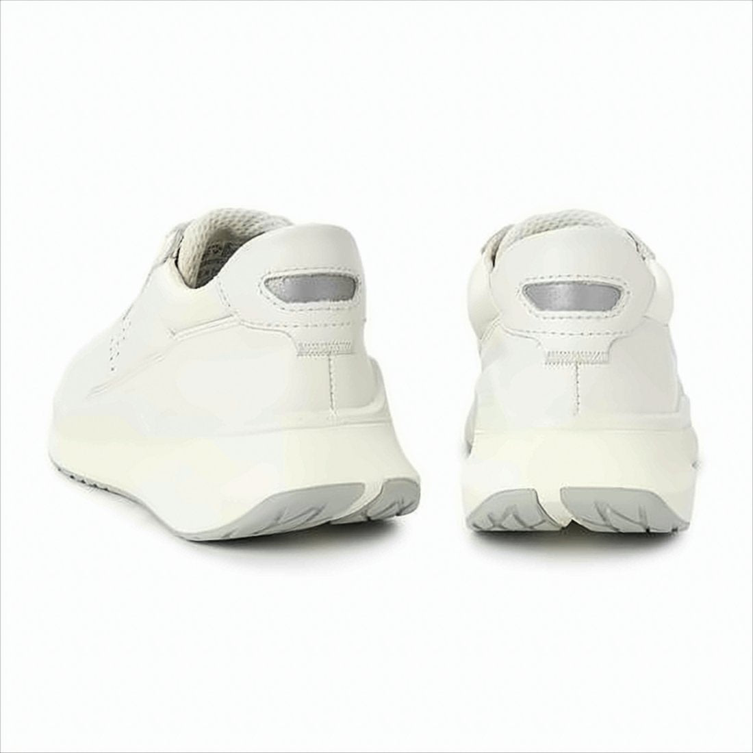 Minimalist White Sneakers with Padded Collar