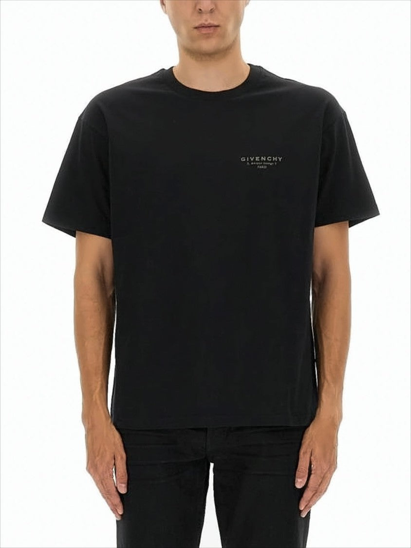 Short-Sleeve Black T-Shirt with Subtle Logo Detail