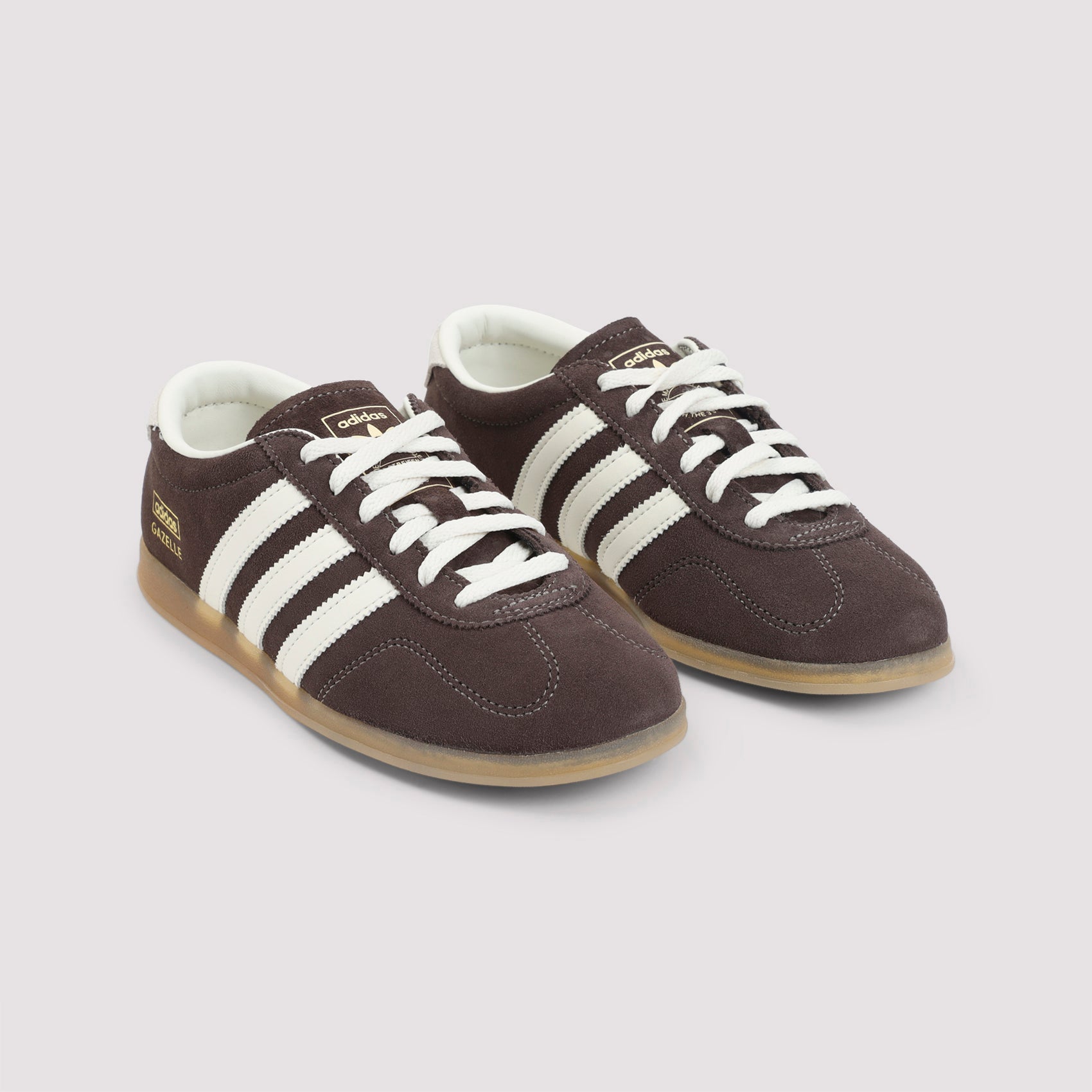 Zamszowe sneakersy premium z kontrastowymi detalami
