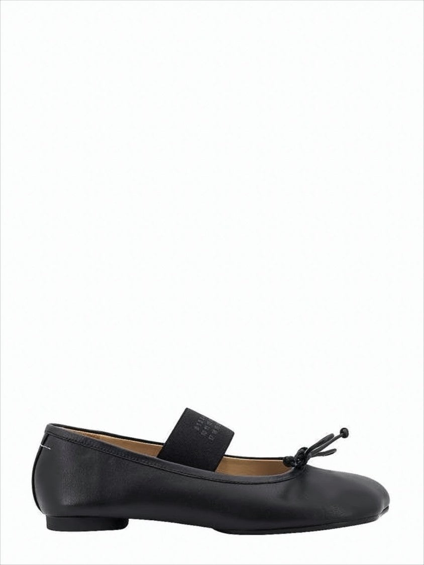 Flat Shoes with Rounded Toe