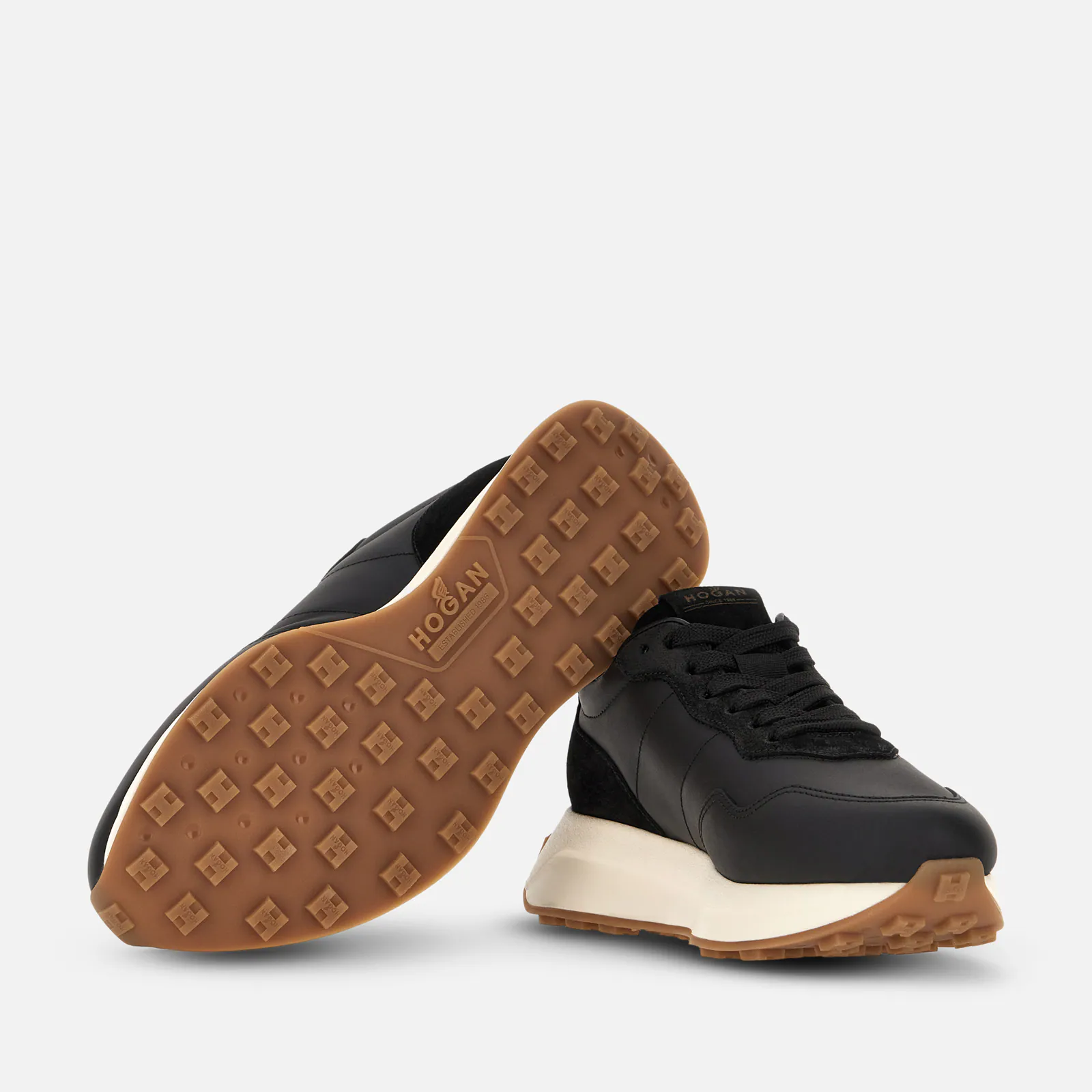 Lace-Up Shoes With Smooth