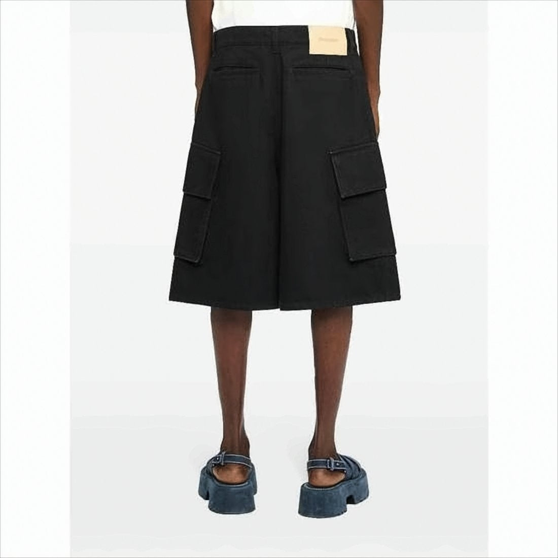 Loose-Fit Cargo Shorts with High Waist