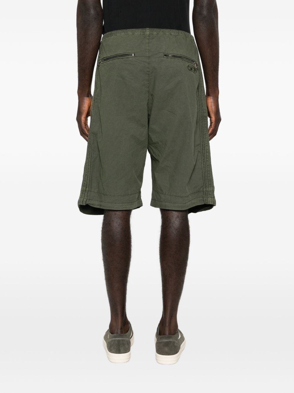 Relaxed Fit Shorts in Smooth Silk-Nylon Blend