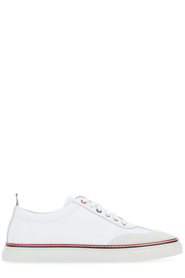 Low-Top White Leather Sneakers with Suede Accents and Signature Detailing