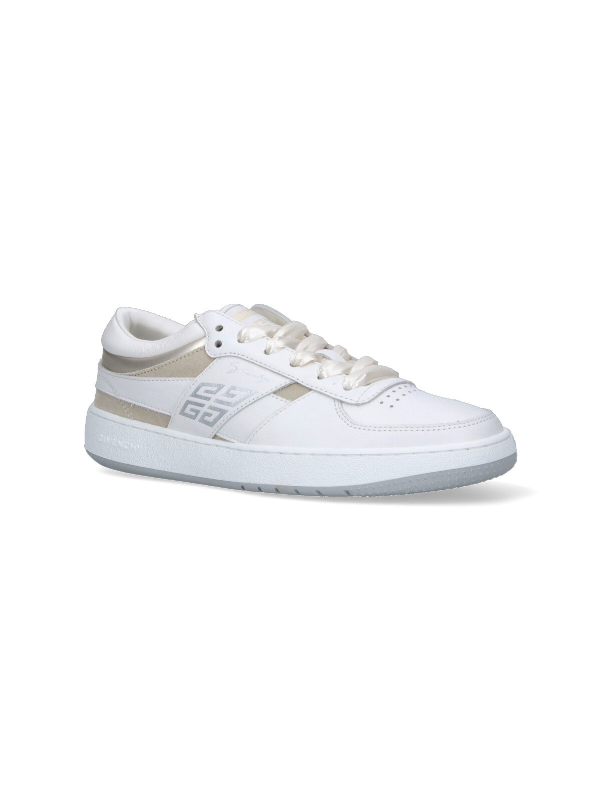 Minimalist White Sneaker with Classic Silhouette