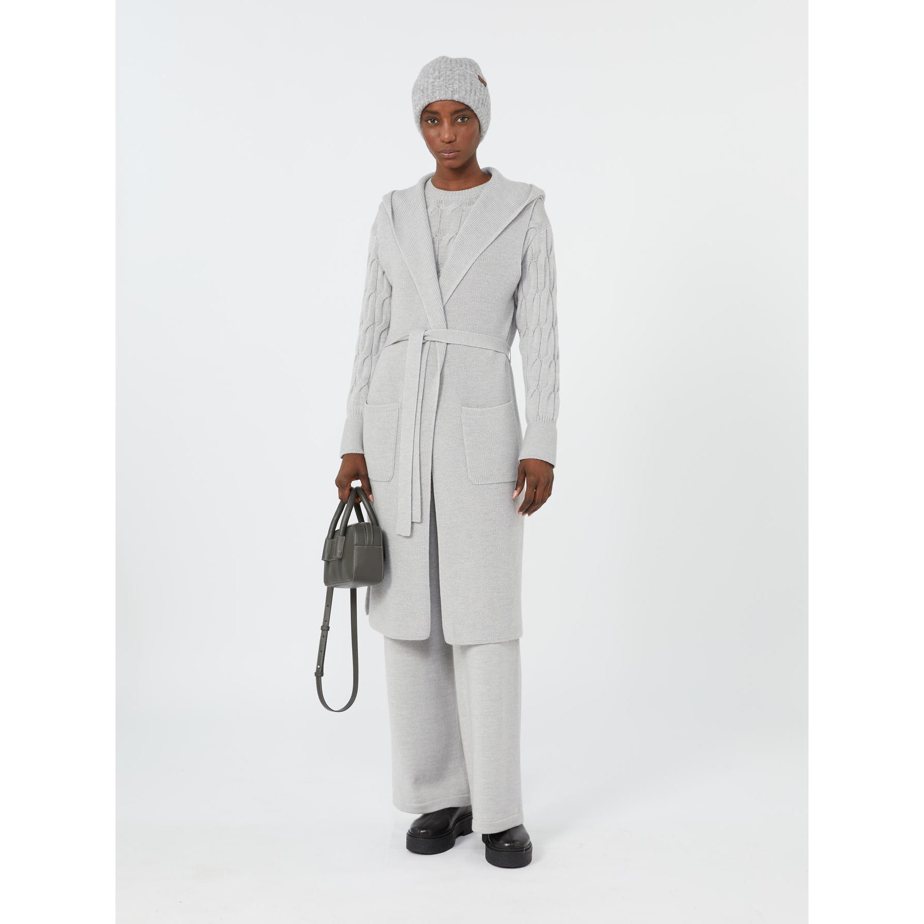 Refined Sleeveless Knit Vest With Hood