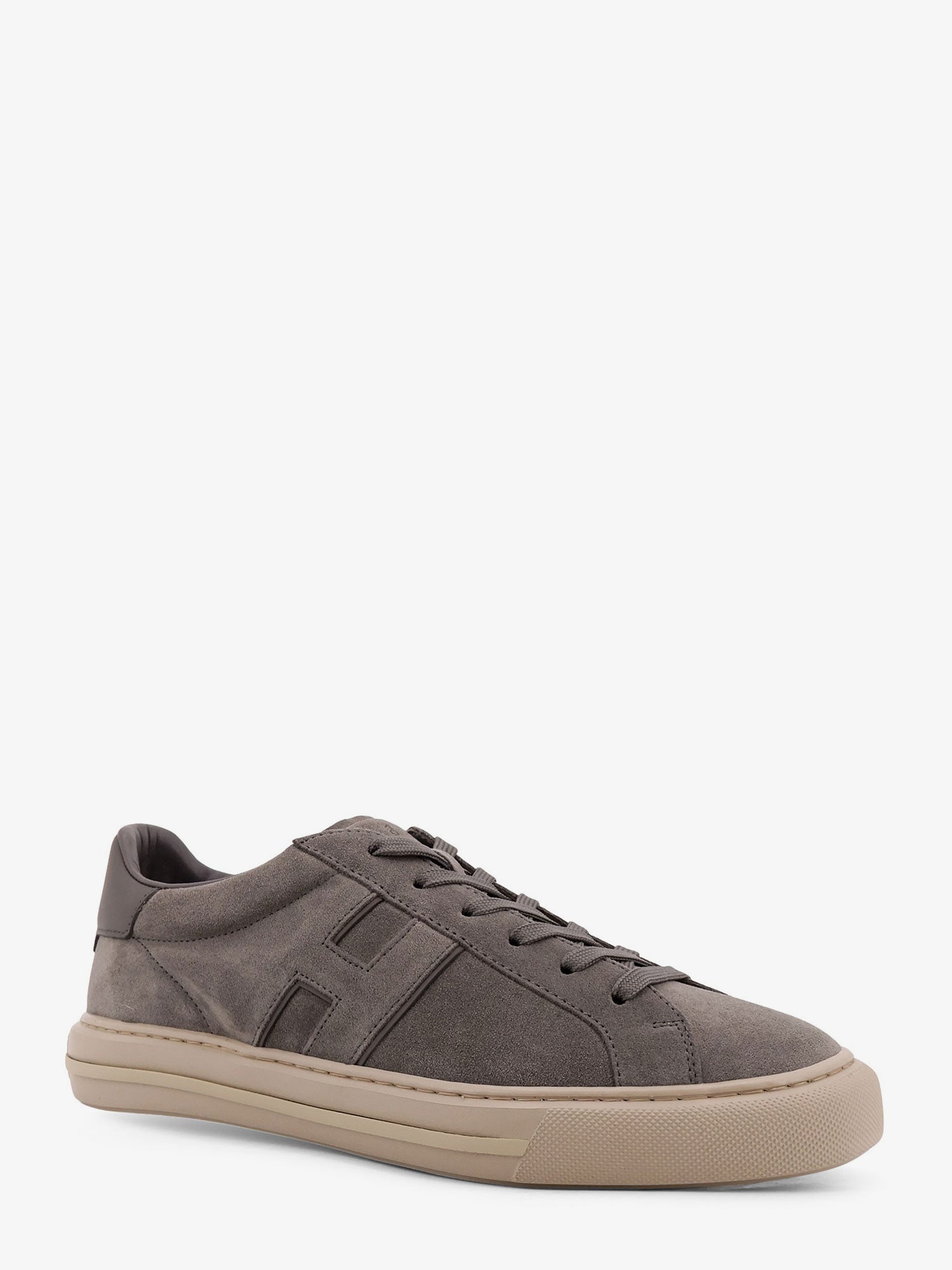 Low-Top Lace-Up Shoes In Graphite Mutton