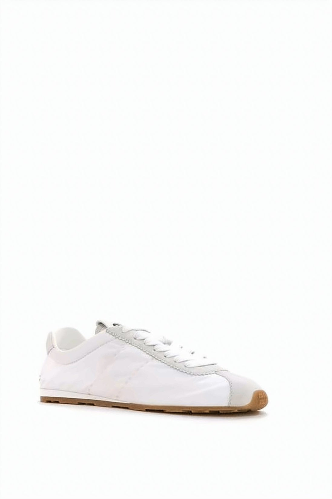 Low-Profile White Sneakers with Recycled Materials and Contrasting Sole