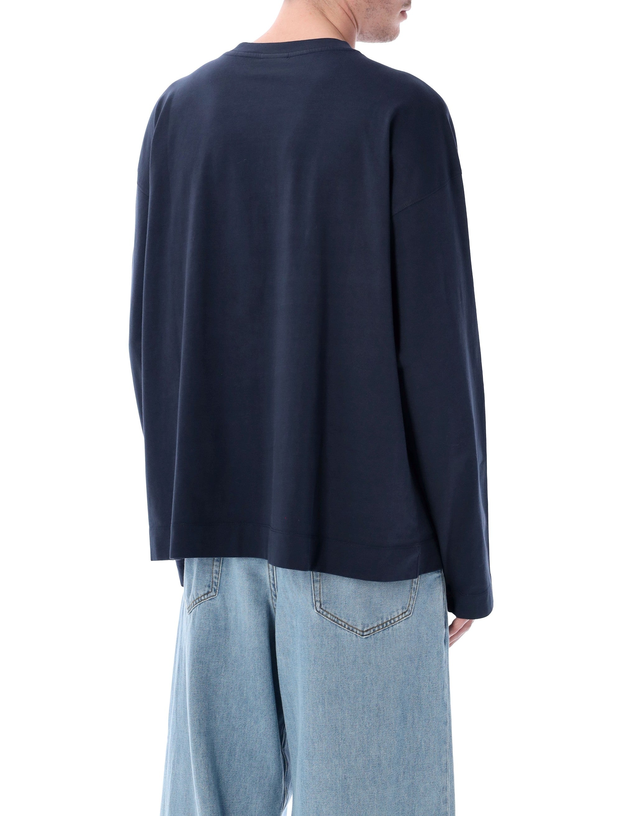 Relaxed-Fit Long-Sleeved T-Shirt with Classic Crew Neckline