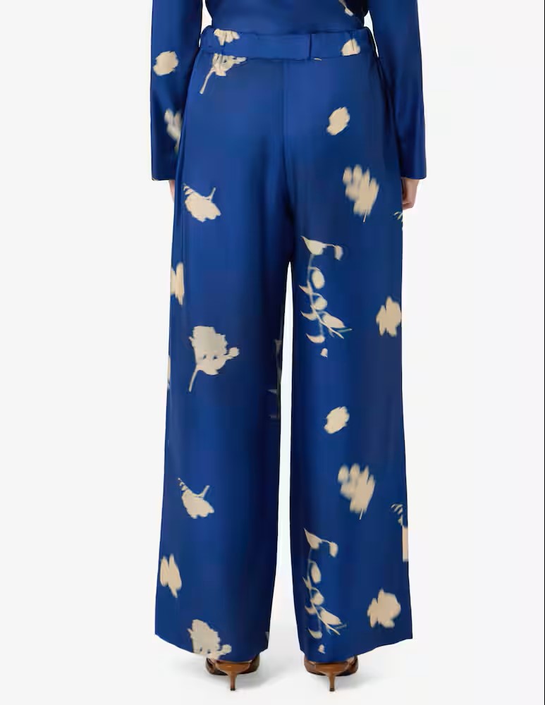 Wide-Leg Pants With High Waist
