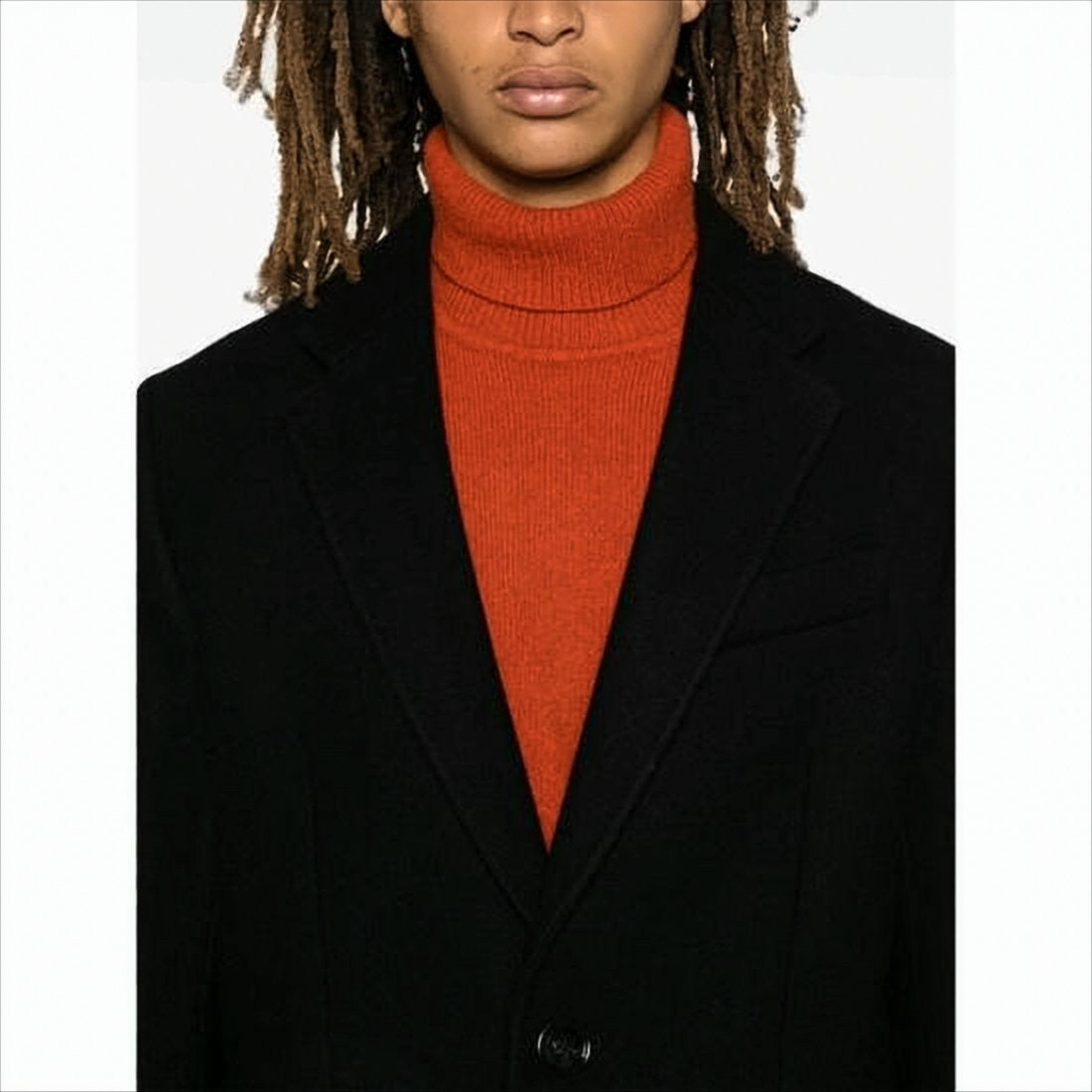 Classic Tailored Wool Coat With Minimalist Design
