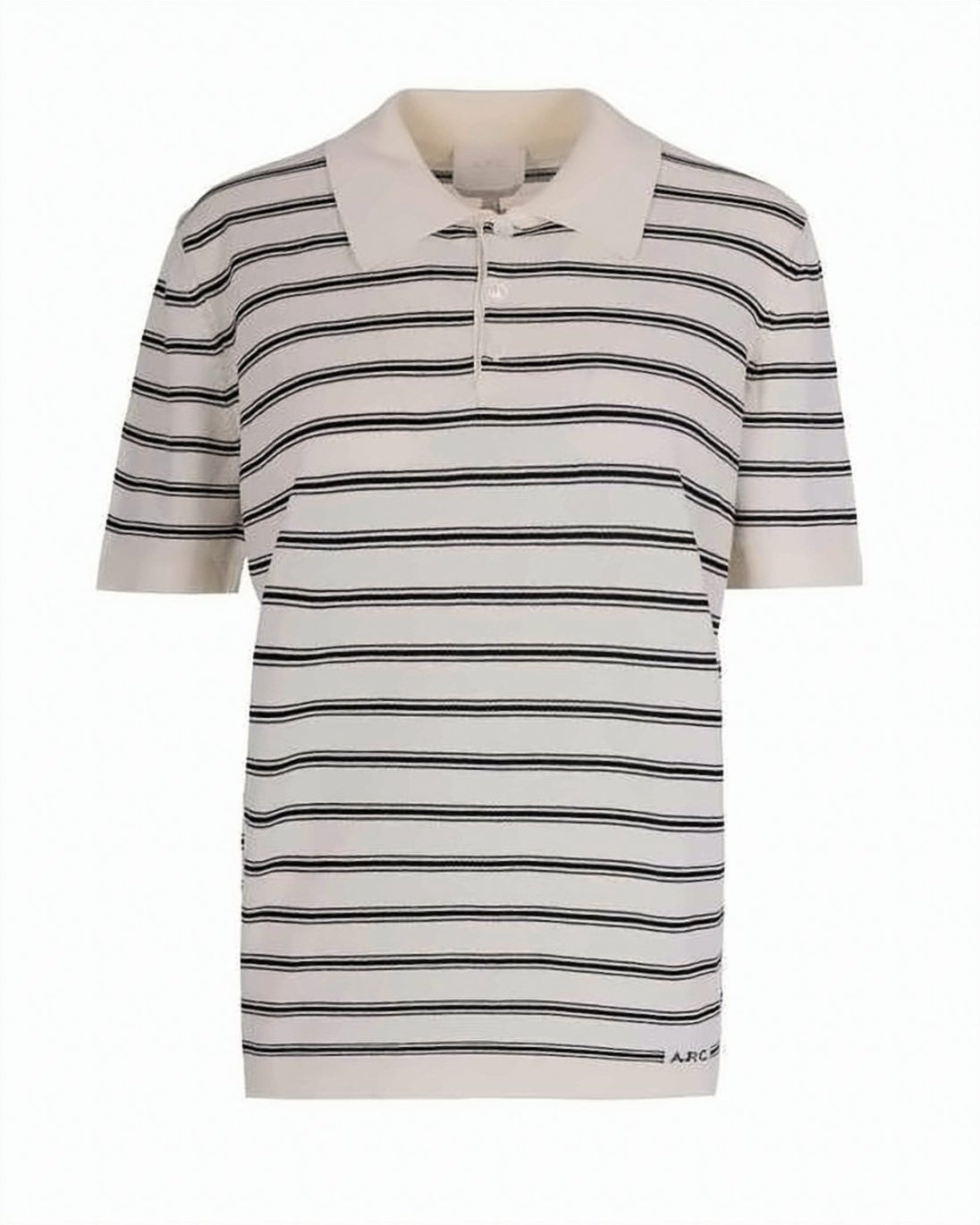 Short-Sleeved Polo Shirt with Classic Collar and Subtle Logo Detail