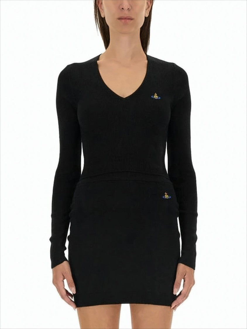 Cropped Black Sweater with Deep V-Neckline