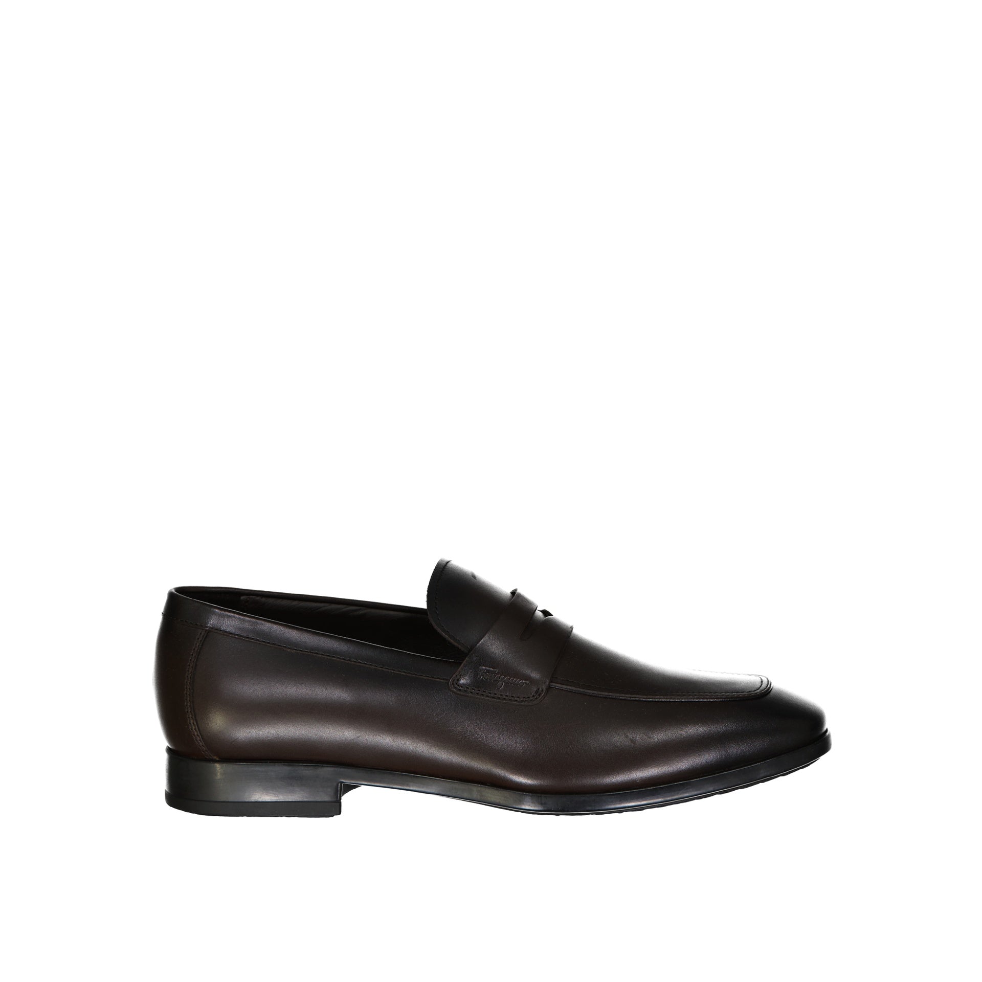 Leather Loafers With Round Toe And Subtle Stitching