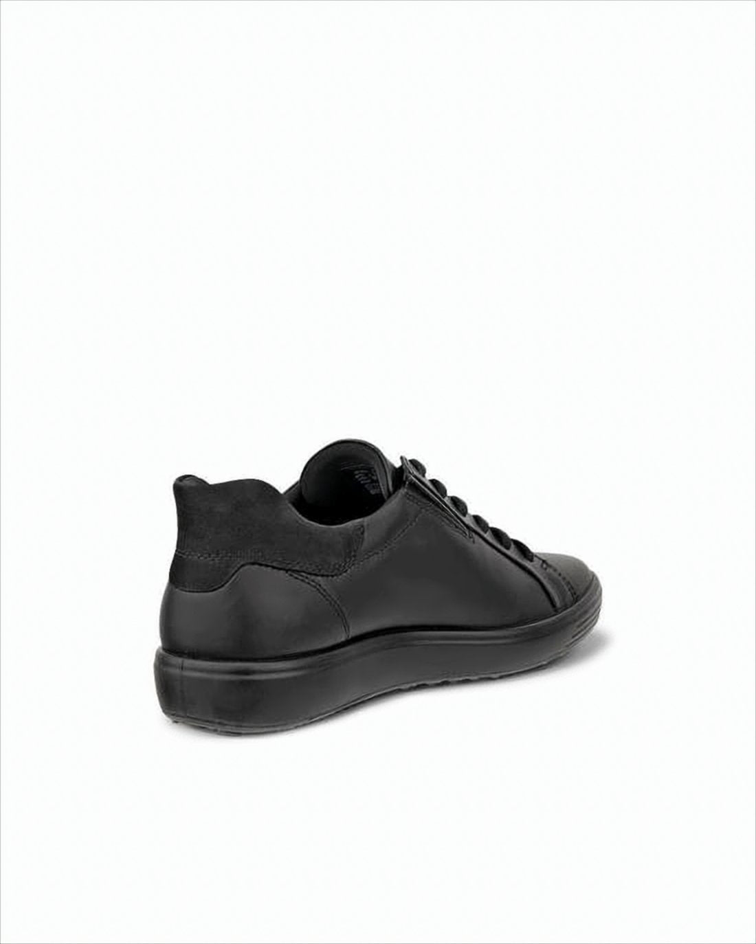 Low-Top Ecco Sneakers with Textured Sole