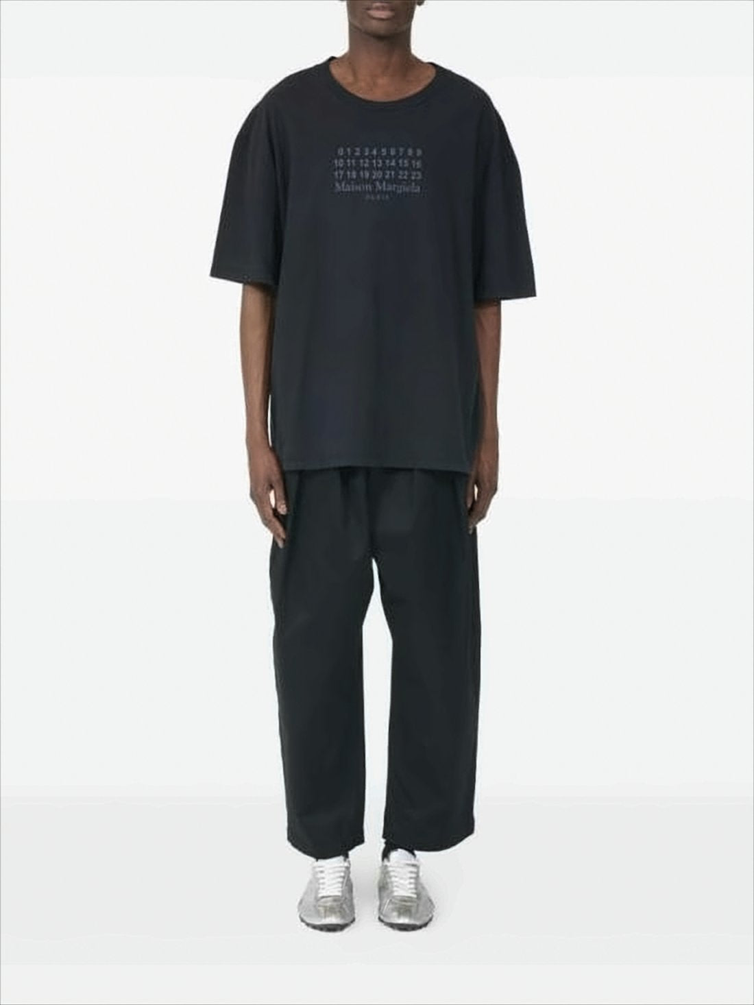 Loose Fit Minimalist T-Shirt with Printed Logo
