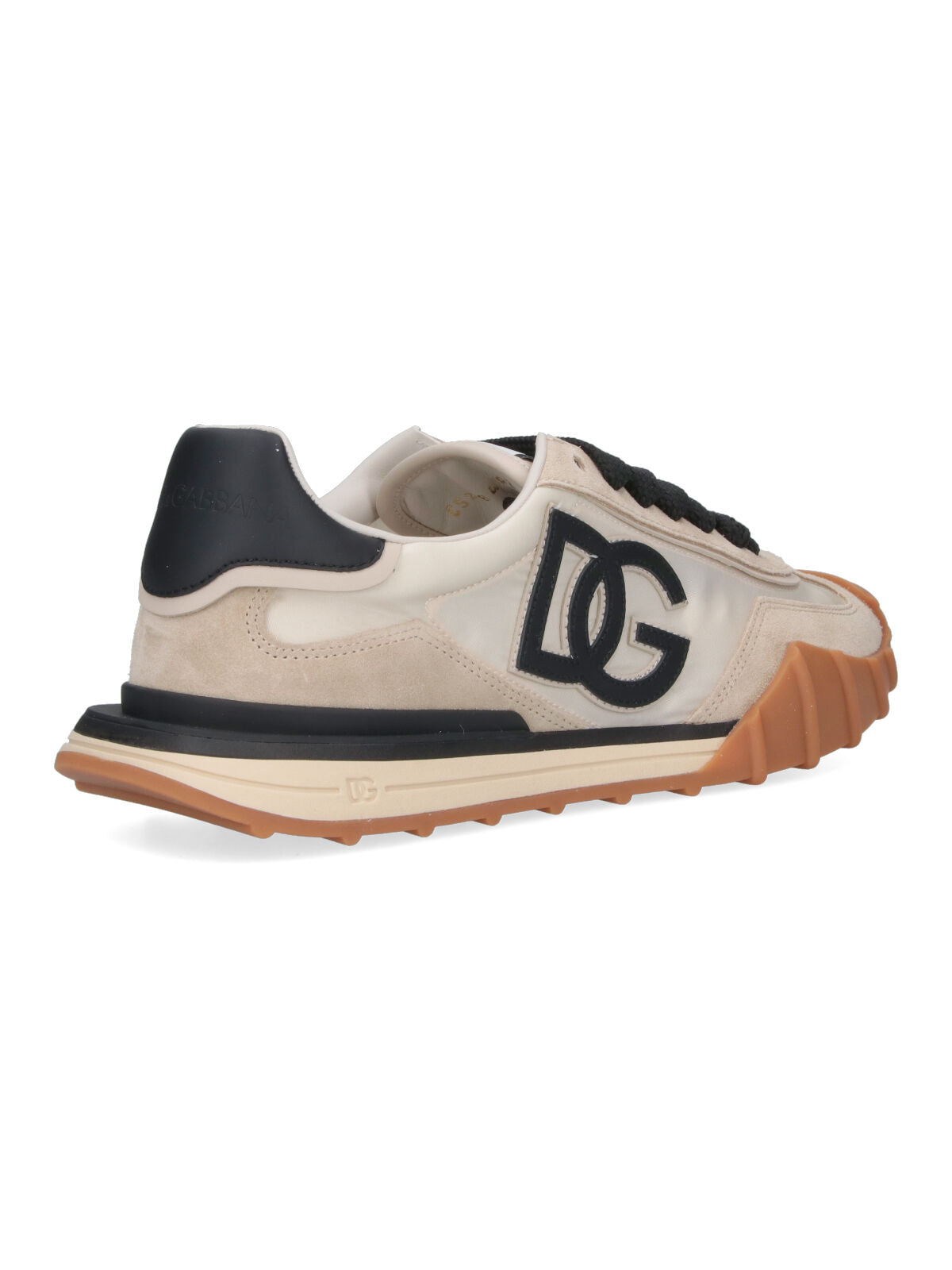 Low-Top White Sneakers With Minimalist Design