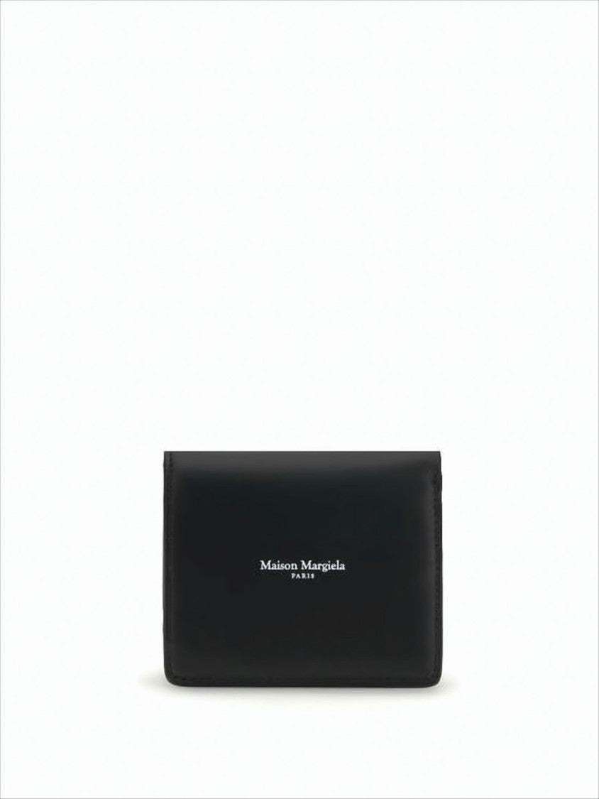 Sleek Calf Leather Bi-Fold Wallet With Zippered Coin Compartment