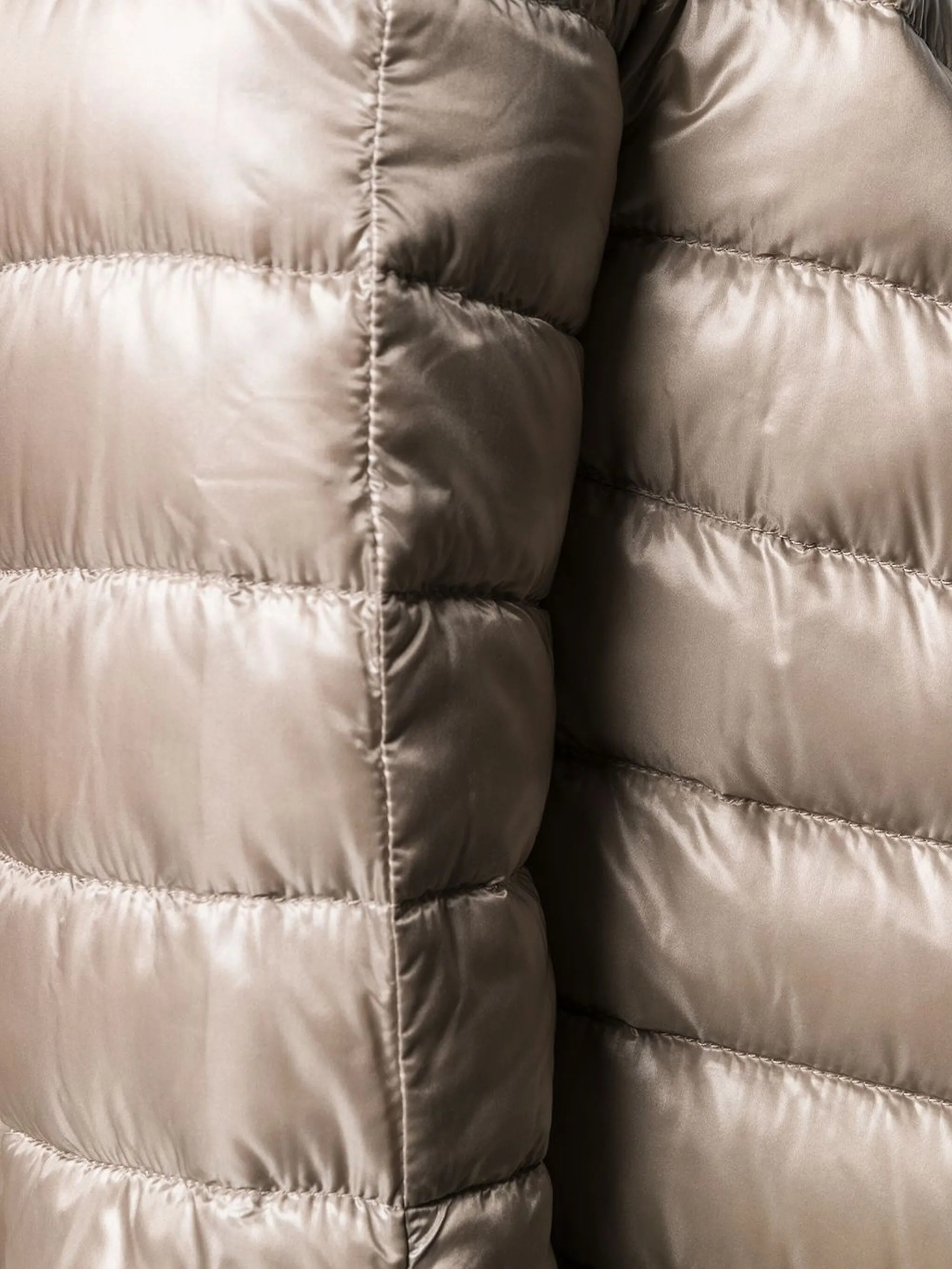Neutral Piumino Quilted Shiny Cropped Jacket