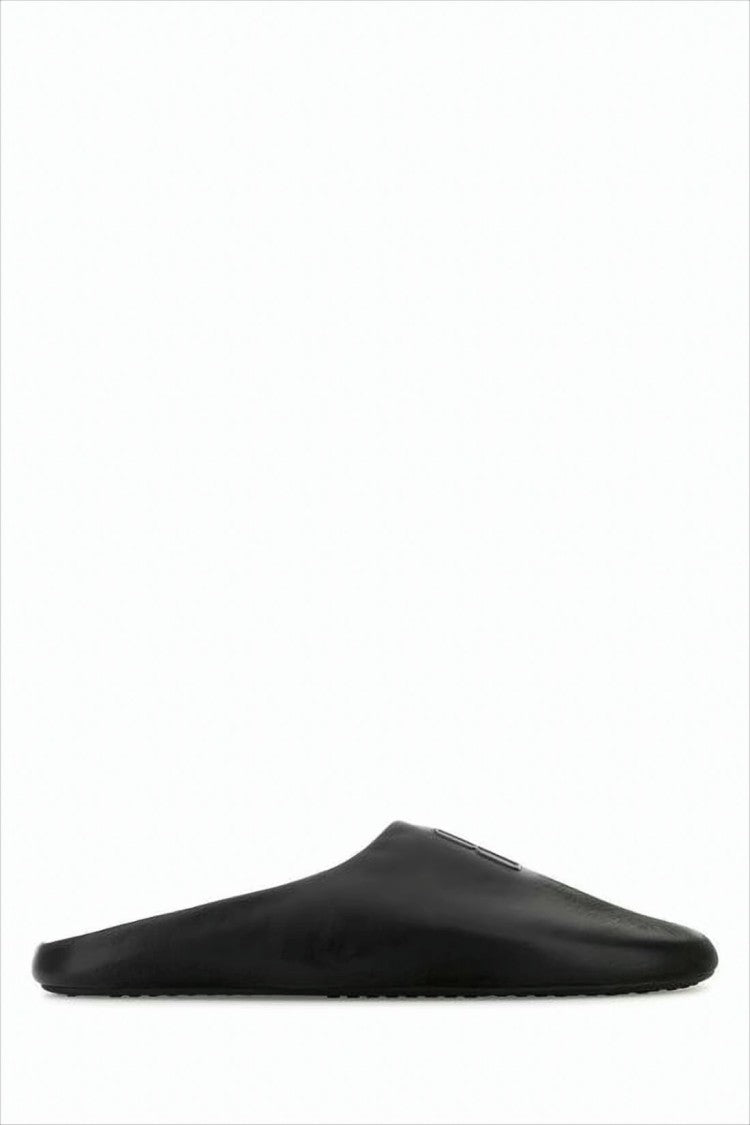 Minimalist Black Mule Slipper in Calf Leather