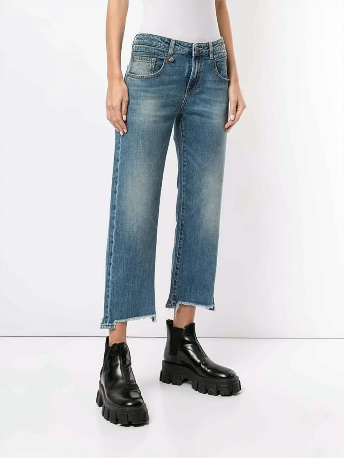 Cropped Relaxed Fit Denim Pants With Flared Legs And Raw Hems
