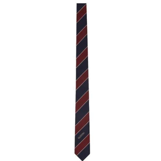 Slim Silk Tie with Diagonal Stripe Pattern