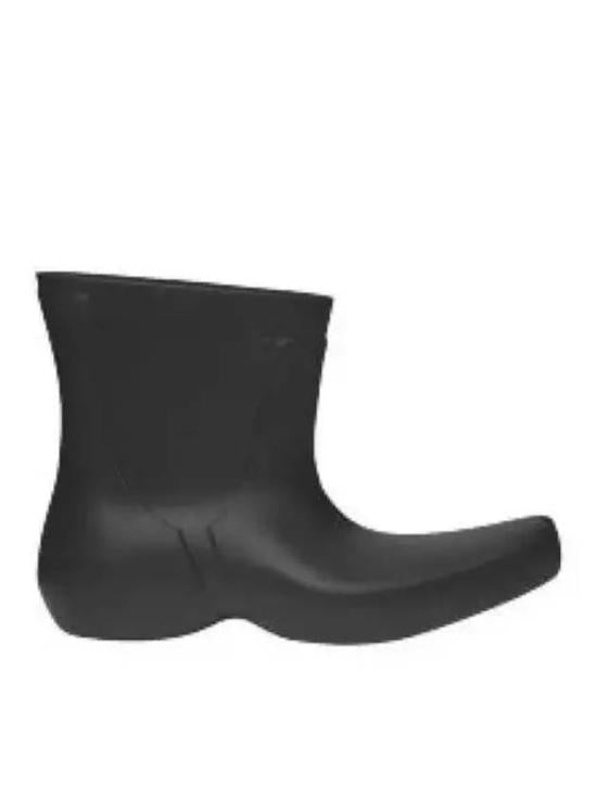 Minimalist Ankle Boot with Smooth Matte Finish