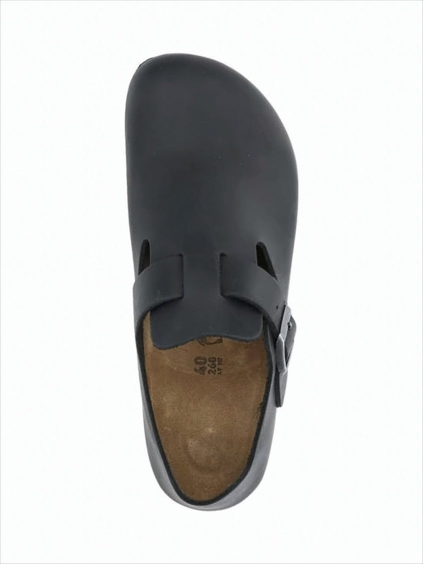 Closed-Toe Sandals with Adjustable Buckle and Suede Lining