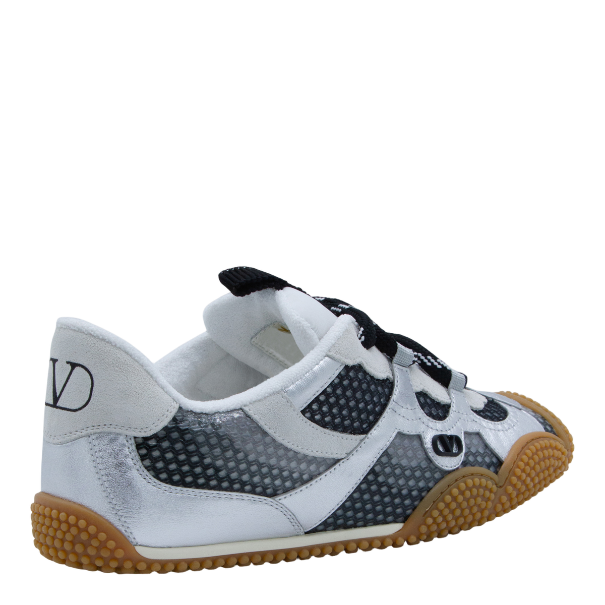 Contemporary Low-Top Sneakers with Streamlined Aesthetic