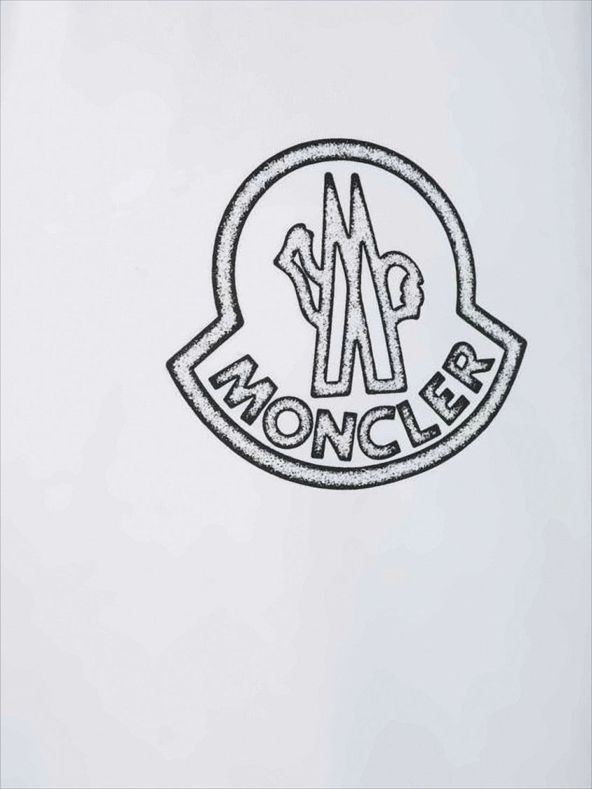 Minimalist Short-Sleeve Cotton T-Shirt With Distressed Logo