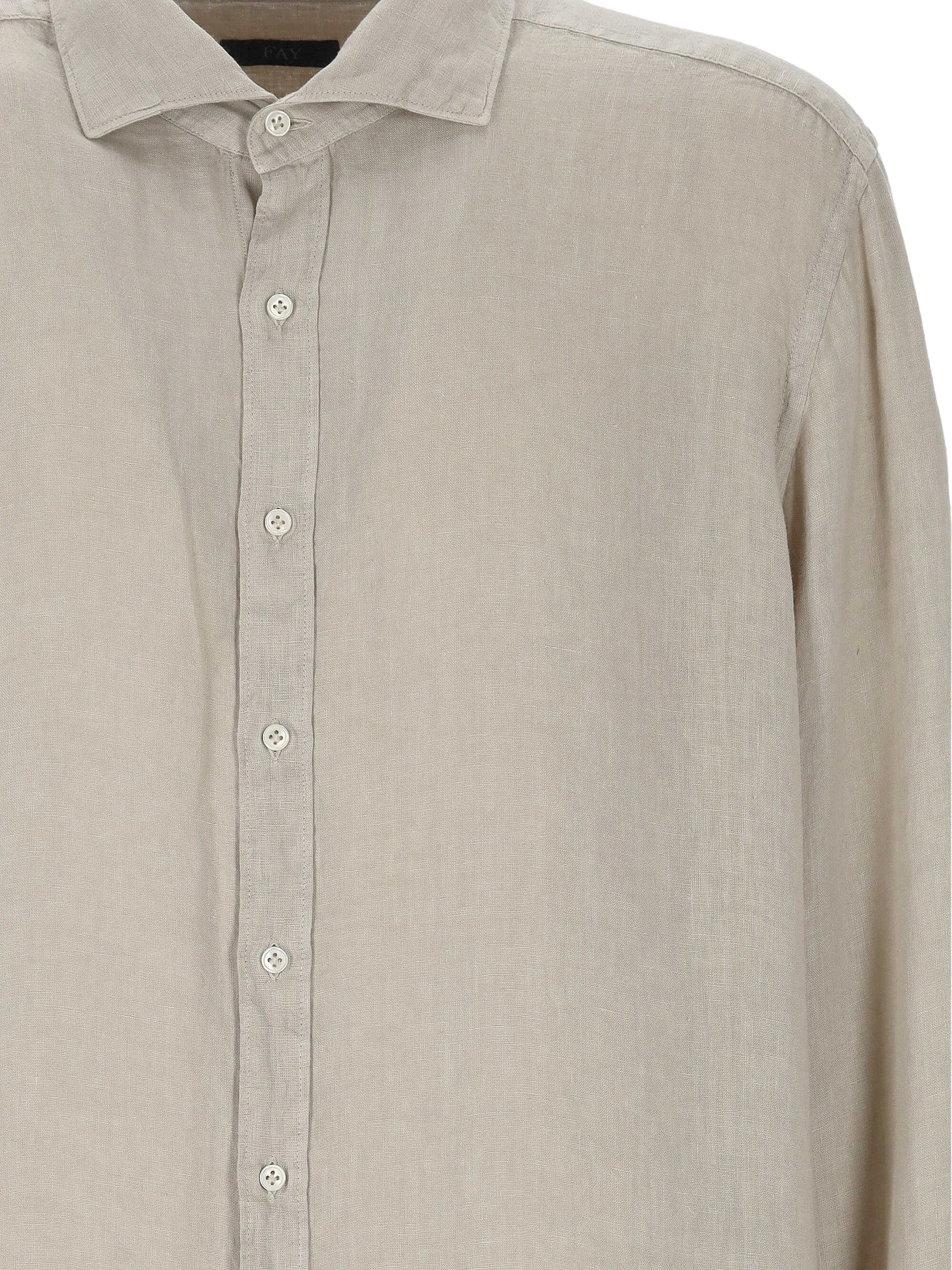 Long-Sleeve Button-Up Shirt with Classic Collar and Relaxed Fit