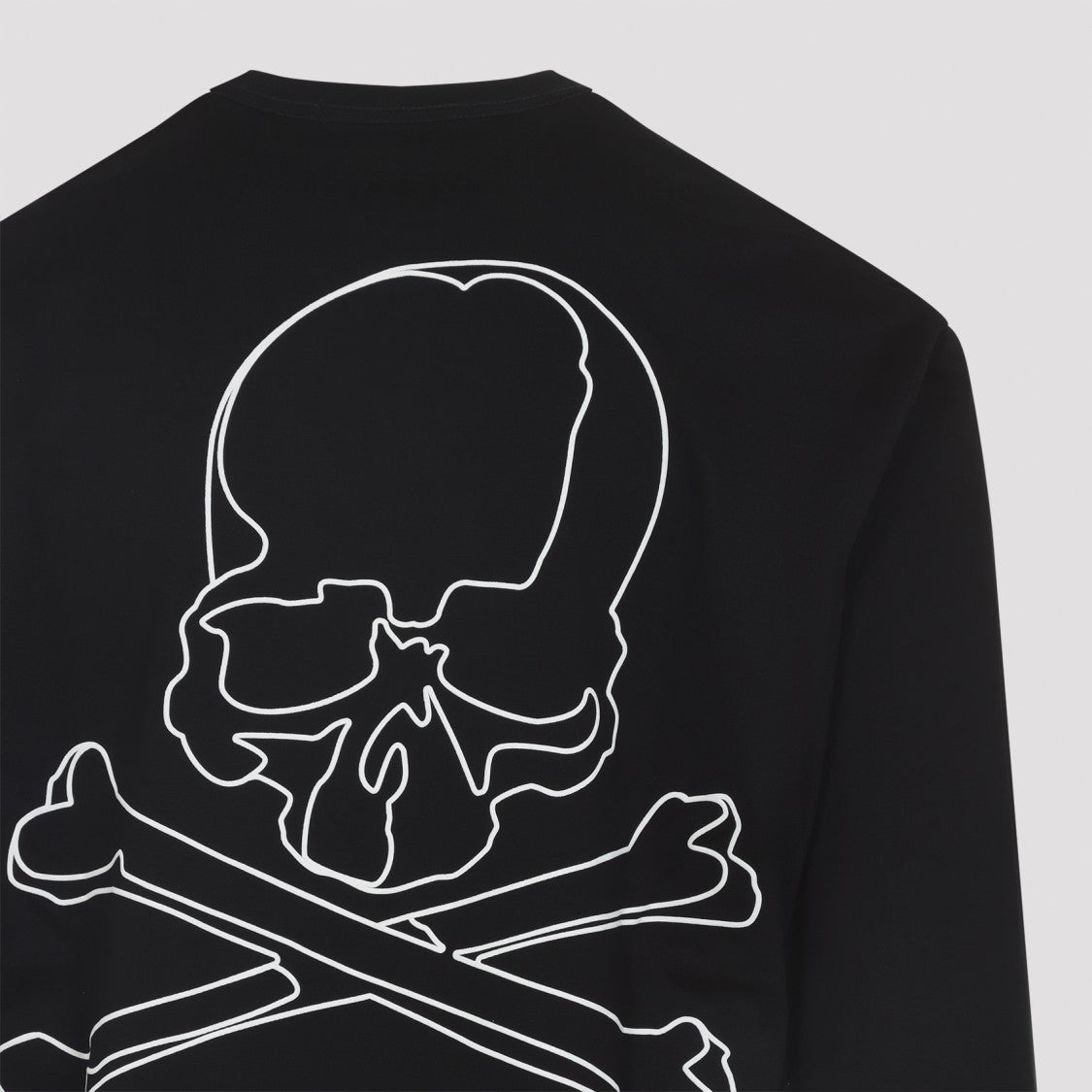 Long-Sleeved T-Shirt With Bold Skull Graphic