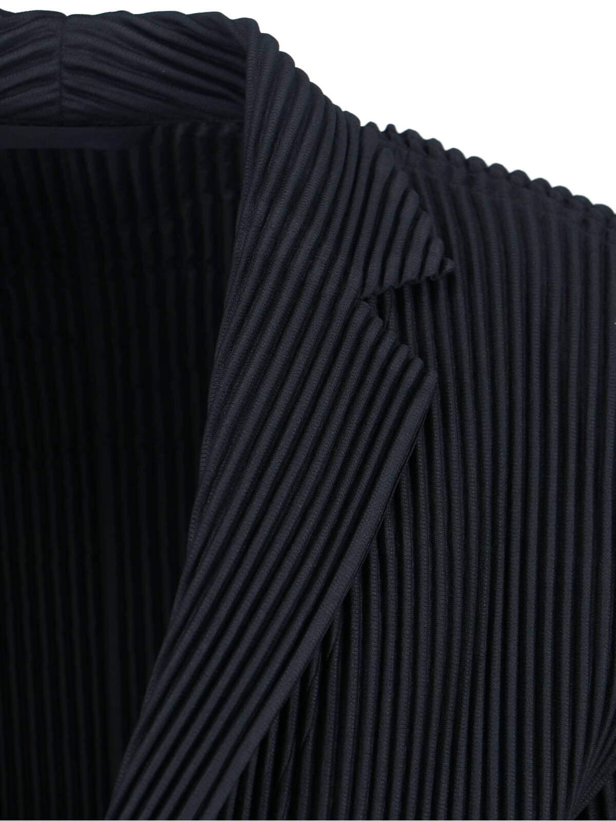 Black Pleated Single-Breasted Blazer