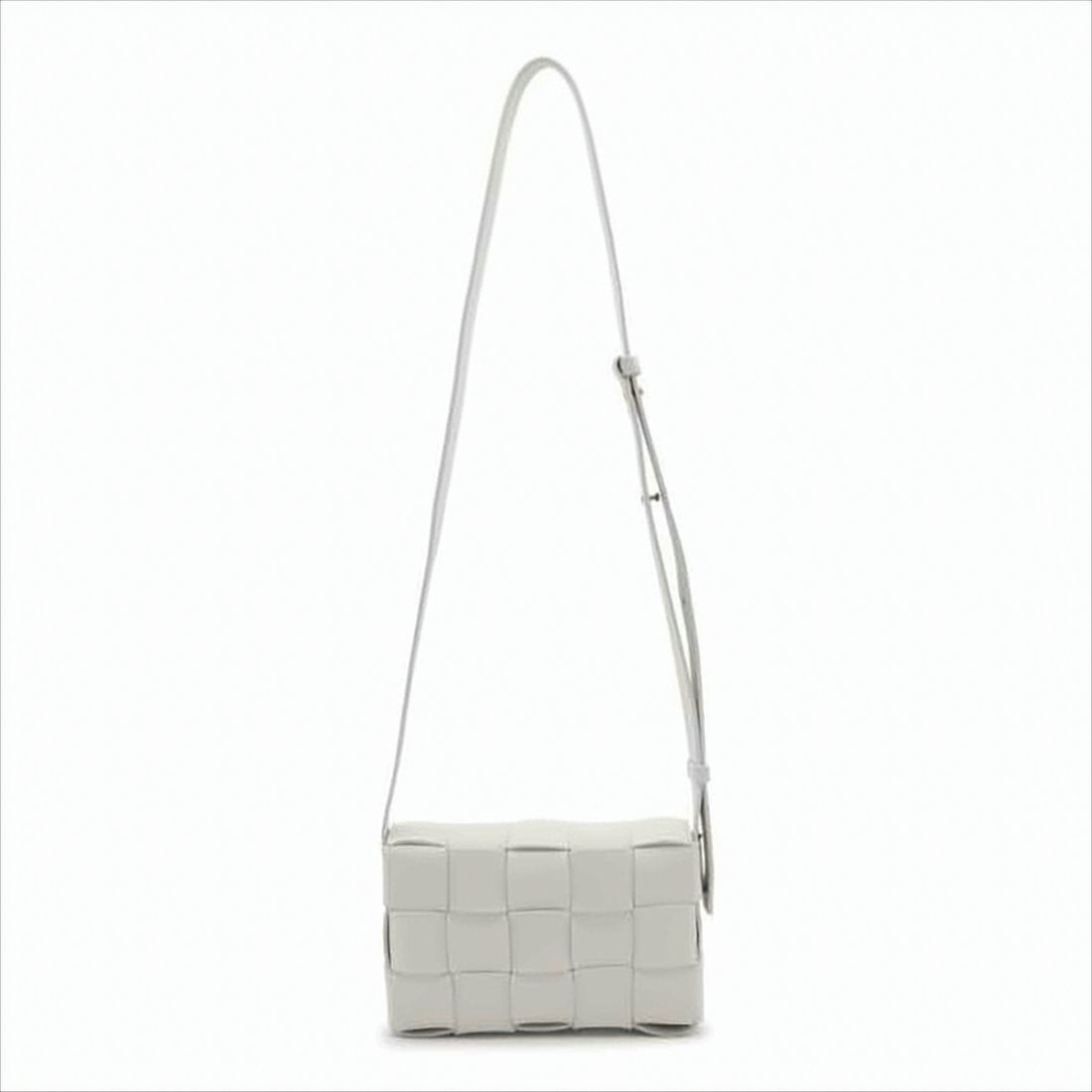 Woven White Crossbody Bag with Structured Silhouette