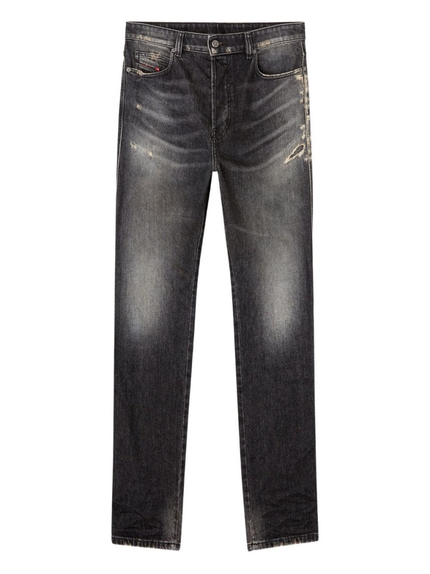 Relaxed Fit Distressed Jeans
