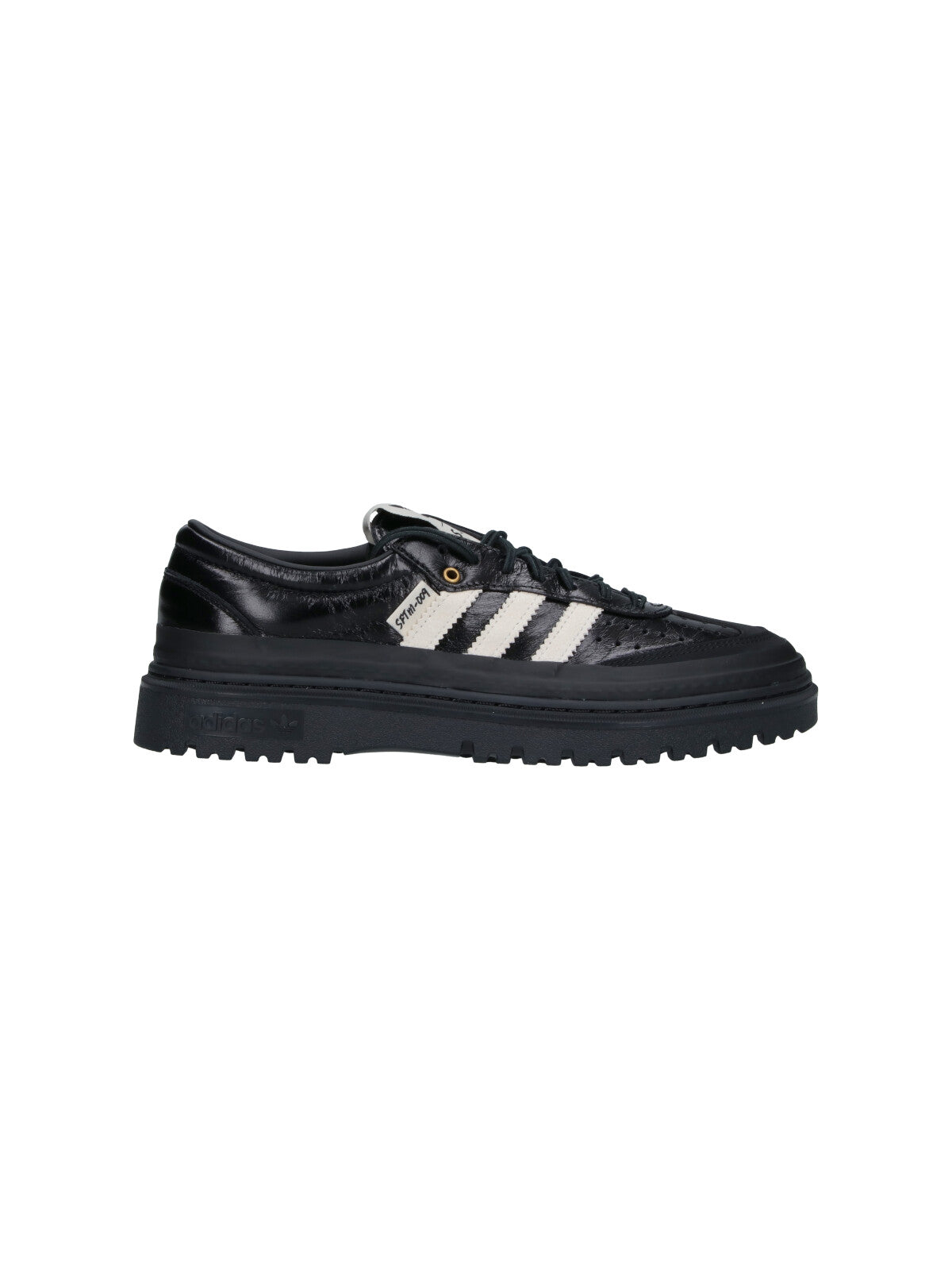 Low-Profile Black Sneakers with Textured Sole