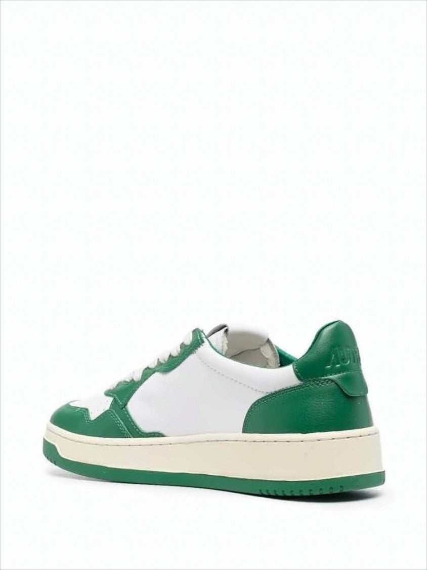 Low-Top White Sneakers with Green Accents